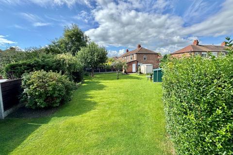 2 bedroom end of terrace house for sale, Deane Avenue, Cheadle