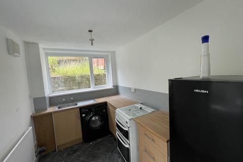 2 bedroom semi-detached house to rent, Neath Rd, Swansea