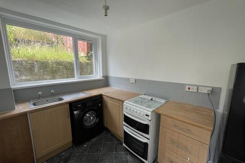 2 bedroom semi-detached house to rent, Neath Rd, Swansea