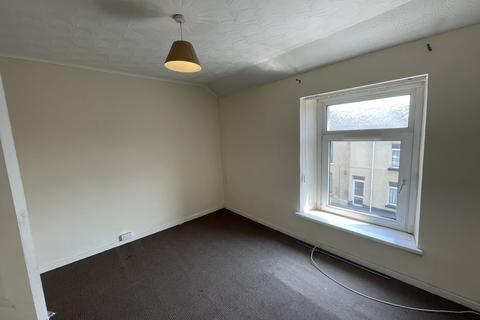 2 bedroom semi-detached house to rent, Neath Rd, Swansea