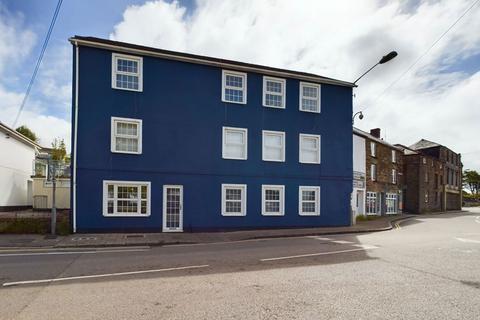 2 bedroom ground floor flat for sale, Bridgend, Wadebridge, PL27