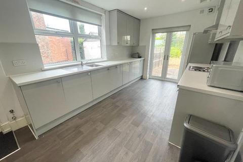 5 bedroom semi-detached house to rent, Mona Street, Nottingham NG9