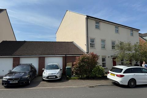 4 bedroom townhouse to rent, Normandy Drive, Bristol BS37