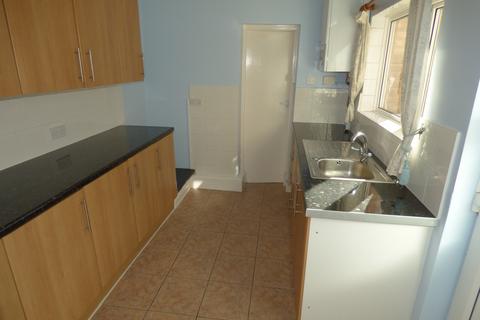 2 bedroom flat to rent, King John Street, Heaton