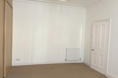 2 bedroom flat to rent, King John Street, Heaton