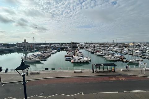 2 bedroom apartment to rent, Harbour Parade, Ramsgate, CT11