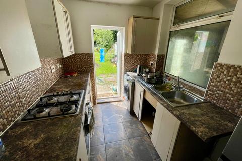 3 bedroom semi-detached house for sale, Dunstable Road, Luton, Bedfordshire, LU4