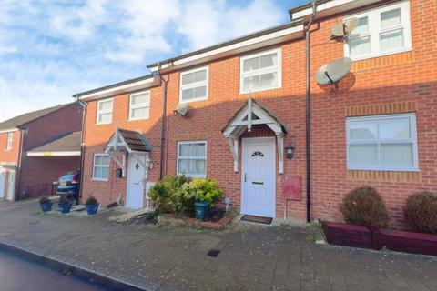 3 bedroom terraced house for sale, Mason Road, Swindon, SN25 4WR