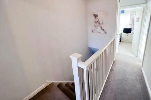 3 bedroom terraced house for sale, Mason Road, Swindon, SN25 4WR