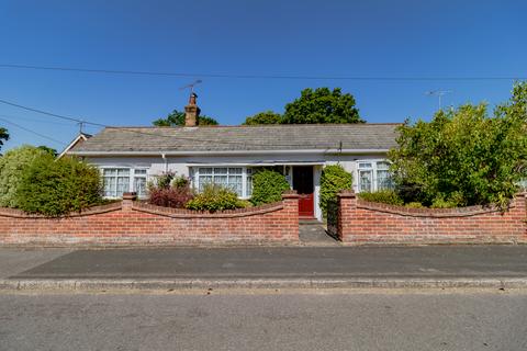 3 bedroom bungalow for sale, Cranford Avenue, Church Crookham, Fleet