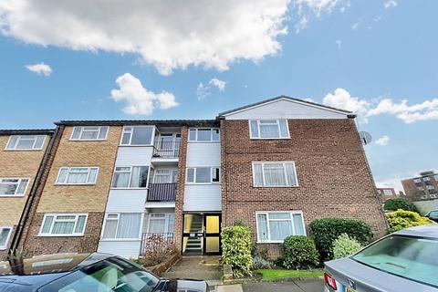 1 bedroom flat to rent, Windsor Court, London N14