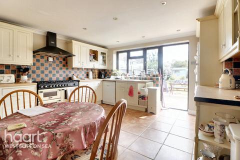 5 bedroom semi-detached house for sale, Midhurst Avenue, Westcliff-On-Sea