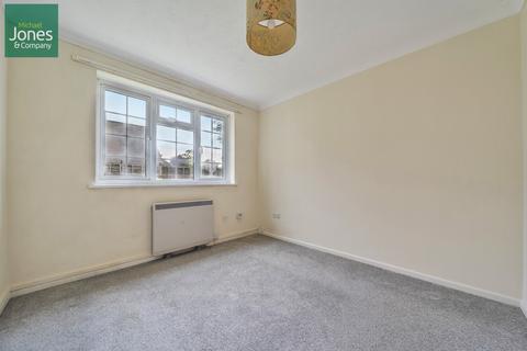 2 bedroom flat to rent, St. Lawrence Avenue, Worthing, West Sussex, BN14