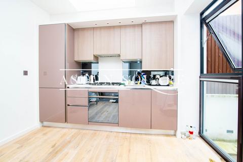 2 bedroom duplex to rent, Pentonville Road, London N1