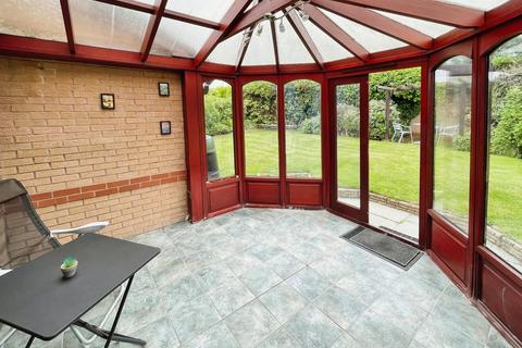 3 bedroom bungalow for sale, Round Hill Meadow, Great Boughton, Chester, Cheshire, CH3