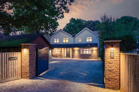 5 bedroom detached house for sale, Lower Wokingham Road, Crowthorne RG45