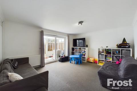 3 bedroom terraced house for sale, Falcon Drive, Stanwell, Middlesex, TW19