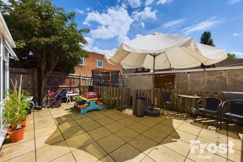 63 Falcon Drive, Stanwell, Staines, TW19 7EX