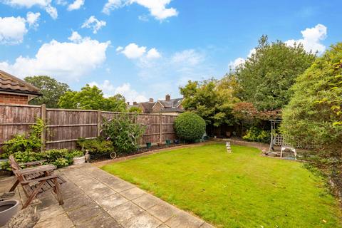 2 bedroom semi-detached bungalow for sale, Stonefield Close, Crawley RH10