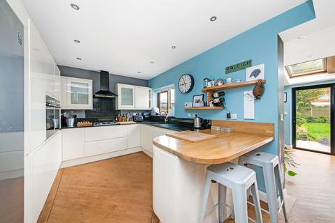 21 Grenobank Road, Grenoside, Sheffield, S35 8NW