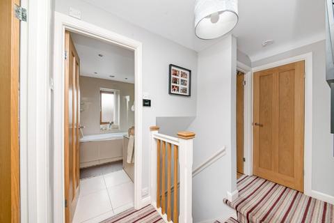 21 Grenobank Road, Grenoside, Sheffield, S35 8NW