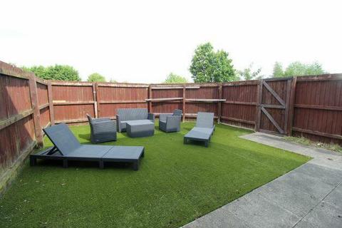 3 bedroom end of terrace house for sale, Lavender Gardens, Warrington