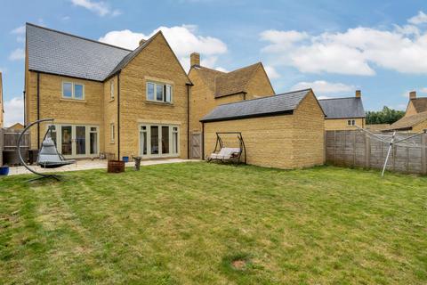 4 bedroom detached house for sale, Daphne Jones Close, Fairford, Gloucestershire, GL7