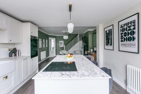 70 Britwell Crescent, Edinburgh, EH7 6PT