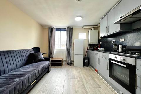 2 bedroom flat for sale, High Road, Leytonstone, E11