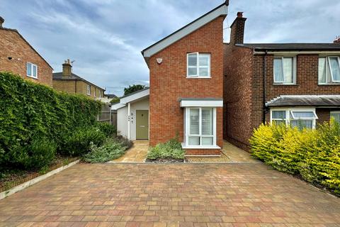 2 bedroom detached house to rent, Coval Lane - Online Enquiries Only -, Chelmsford, CM1