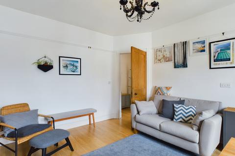 2 bedroom flat to rent, Logie Green Road, Canonmills, Edinburgh, EH7