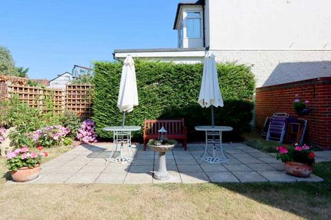 2 bedroom apartment for sale, 19 Old Leigh Road, Leigh on Sea SS9