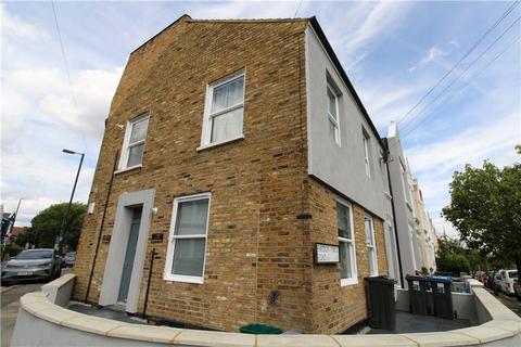 4 bedroom apartment to rent, Haydon Park Road, London, SW19