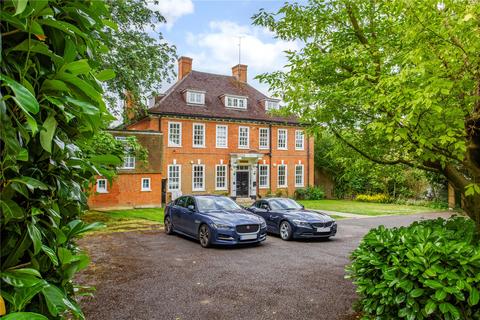 Flat 4, 20 Frithwood Avenue, Northwood, HA6 3LX