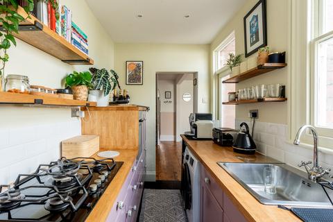 28 Balmain Street, Bristol, BS4 3BX