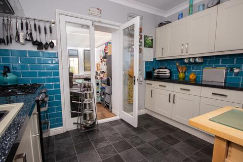 3 bedroom semi-detached house for sale, Yarborough Road, East Cowes