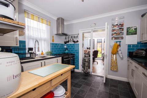 3 bedroom semi-detached house for sale, Yarborough Road, East Cowes