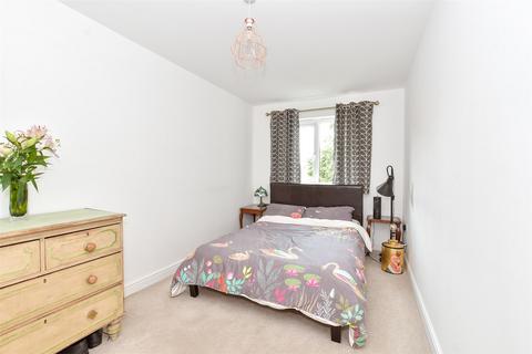 3 bedroom end of terrace house for sale, George Smith Close, Staplehurst, Kent