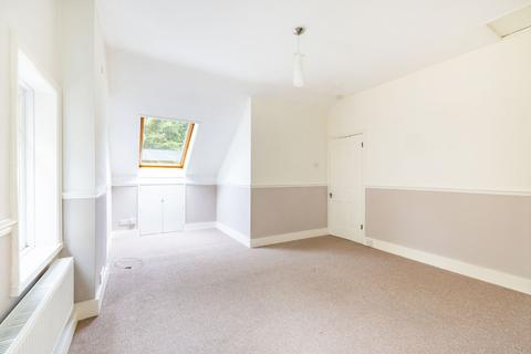 36c Blenheim Crescent, South Croydon, CR2 6BN