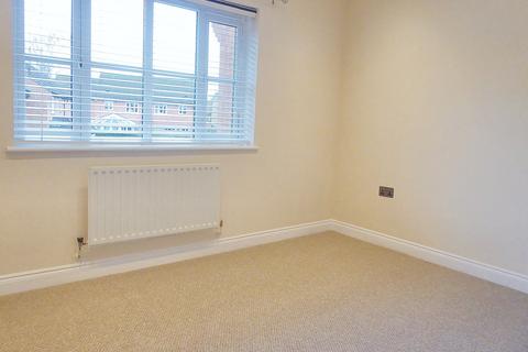 2 bedroom terraced house to rent, Cumberford Close