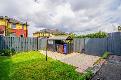 3 bedroom end of terrace house to rent, Bassett Road, Sheffield S2