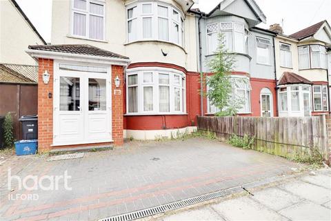 3 bedroom detached house to rent, Eton Road, IG1