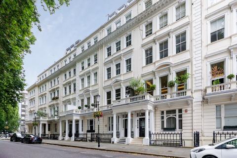 3 bedroom flat for sale, Cornwall Gardens, London, SW7