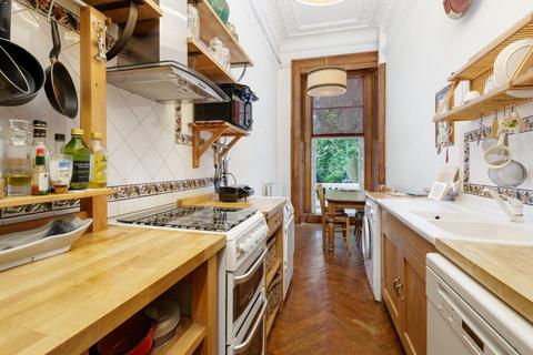 3 bedroom flat for sale, Cornwall Gardens, London, SW7