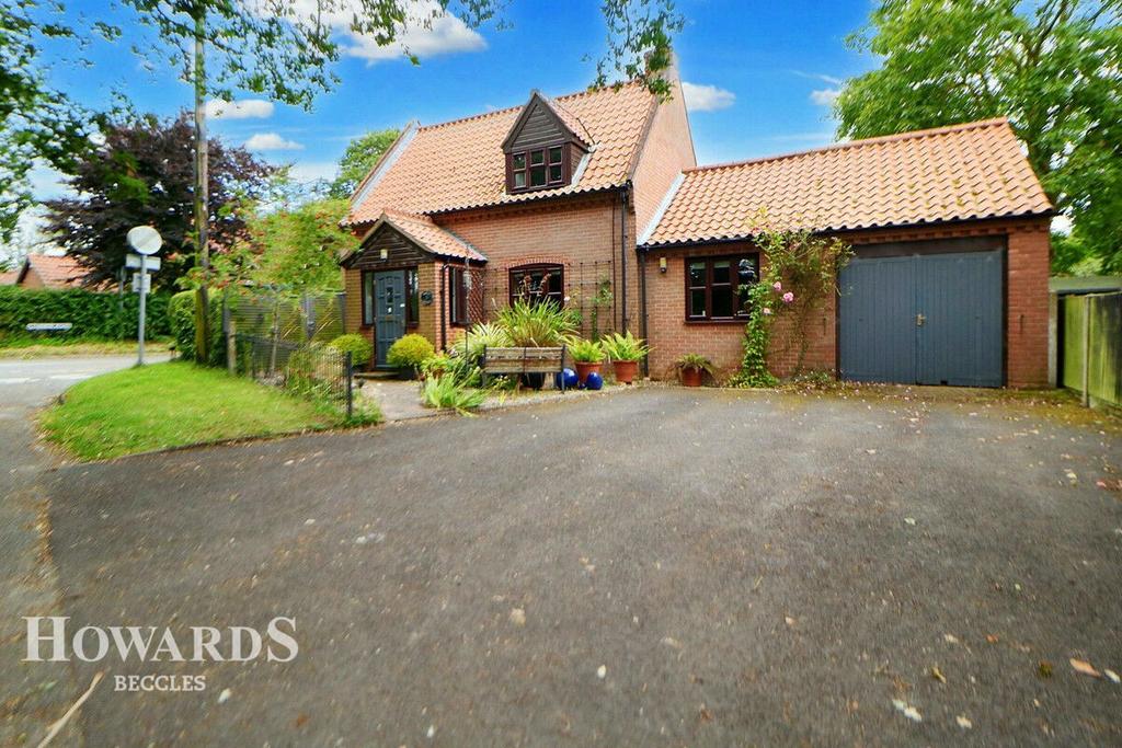 Lily Lane, Aldeby 3 bed cottage for sale £425,000