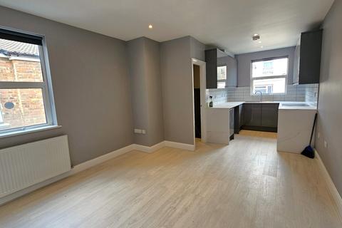 3 bedroom maisonette to rent, Deacon Road, Dollis Hill/Willesden NW2