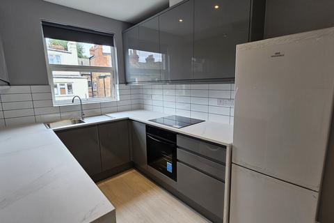 3 bedroom maisonette to rent, Deacon Road, Dollis Hill/Willesden NW2