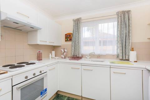 1 bedroom flat to rent, Mangles Road, Guildford, GU1