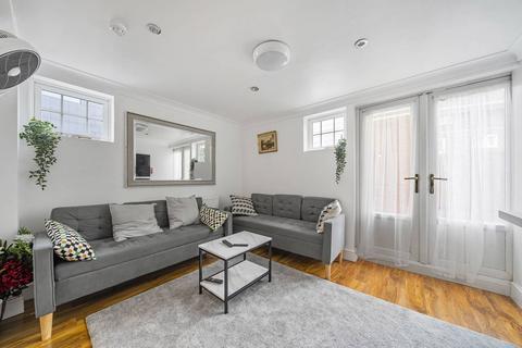 4 bedroom maisonette to rent, Grove Crescent Road, Stratford, London, E15