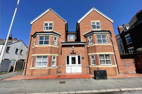 2 bedroom apartment to rent, Liscard Road, Wallasey, Merseyside, CH44